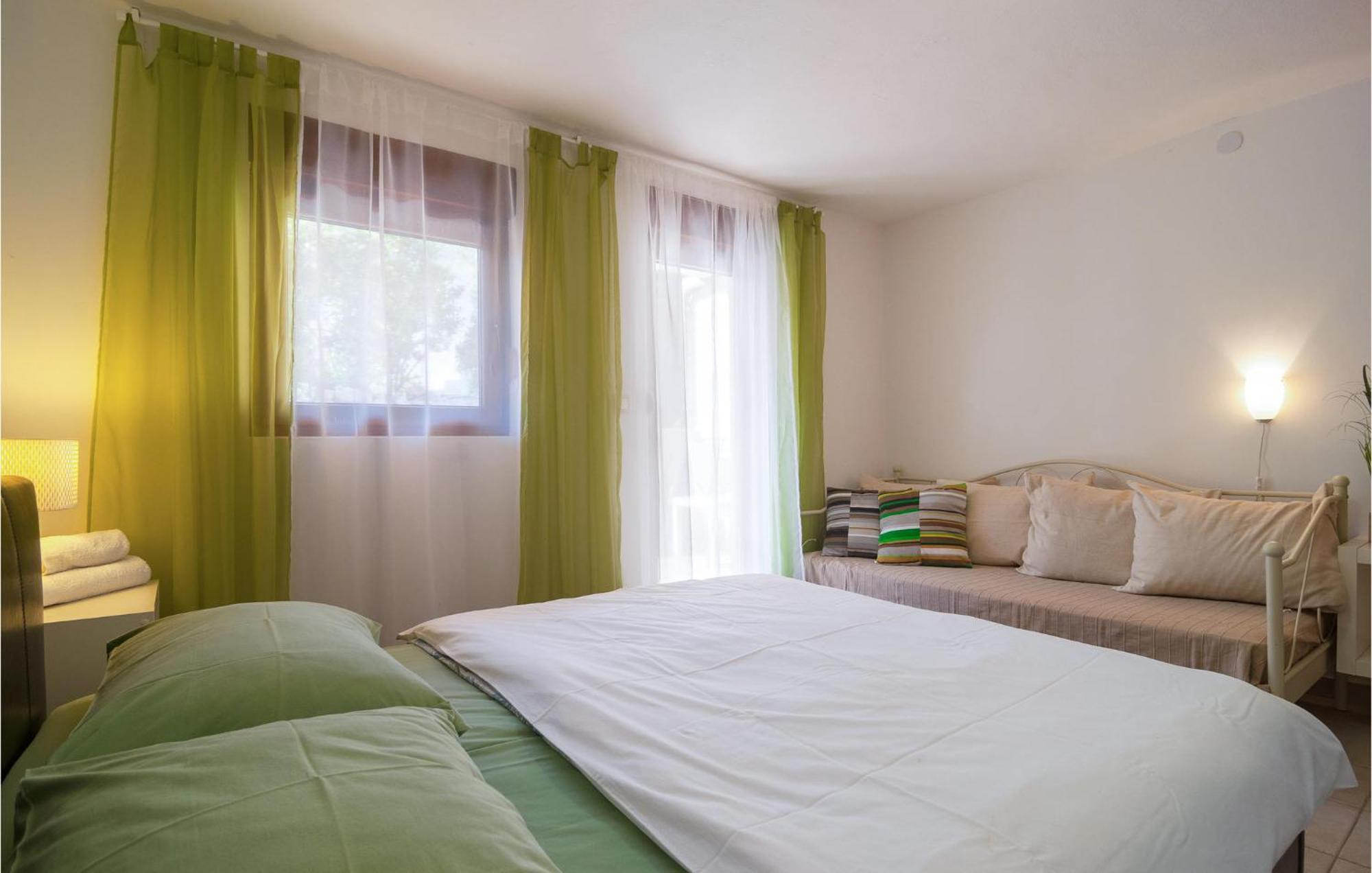 Cozy Home In Mudri Dolac With Kitchen Basina ภายนอก รูปภาพ