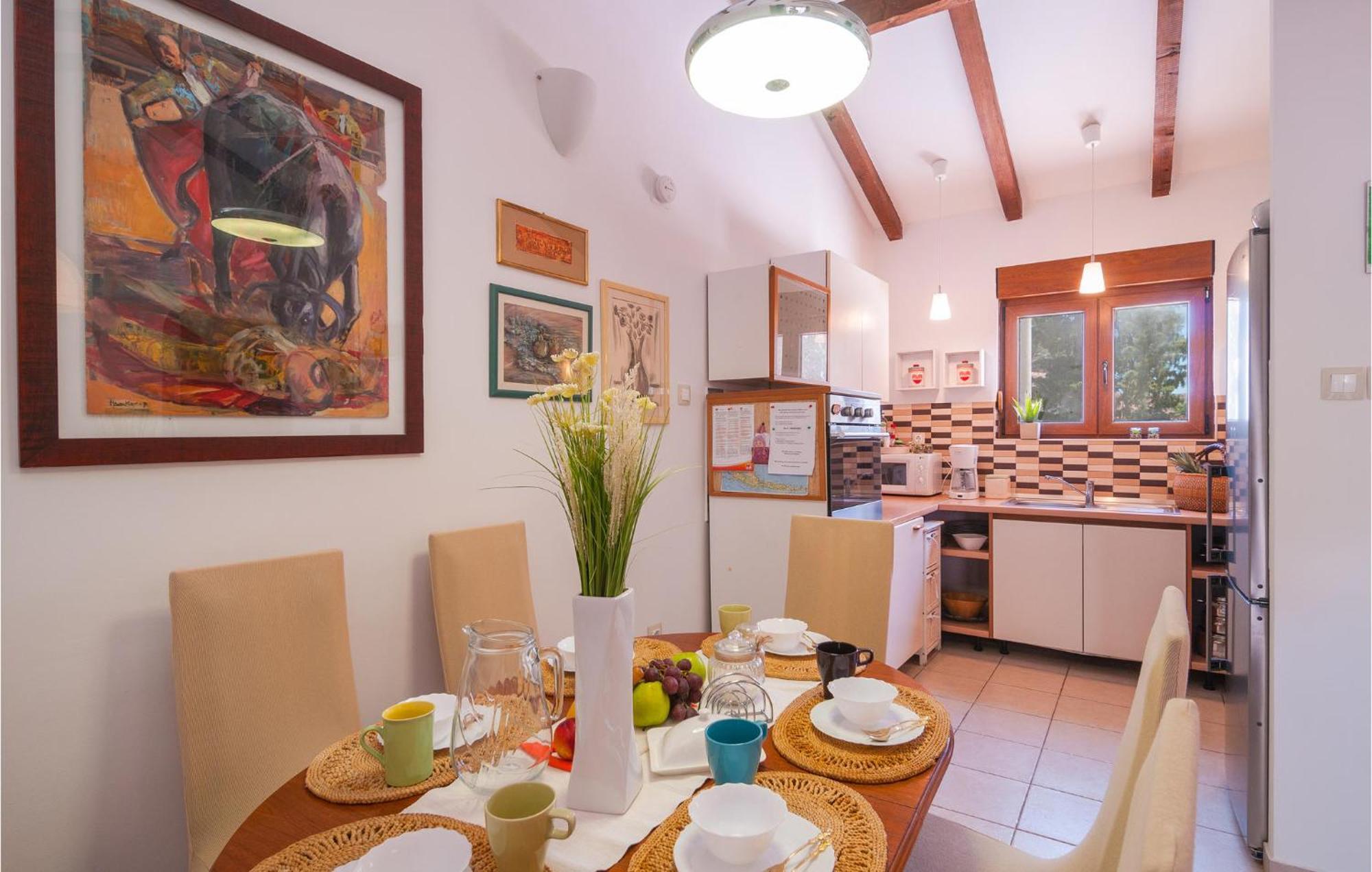 Cozy Home In Mudri Dolac With Kitchen Basina ภายนอก รูปภาพ