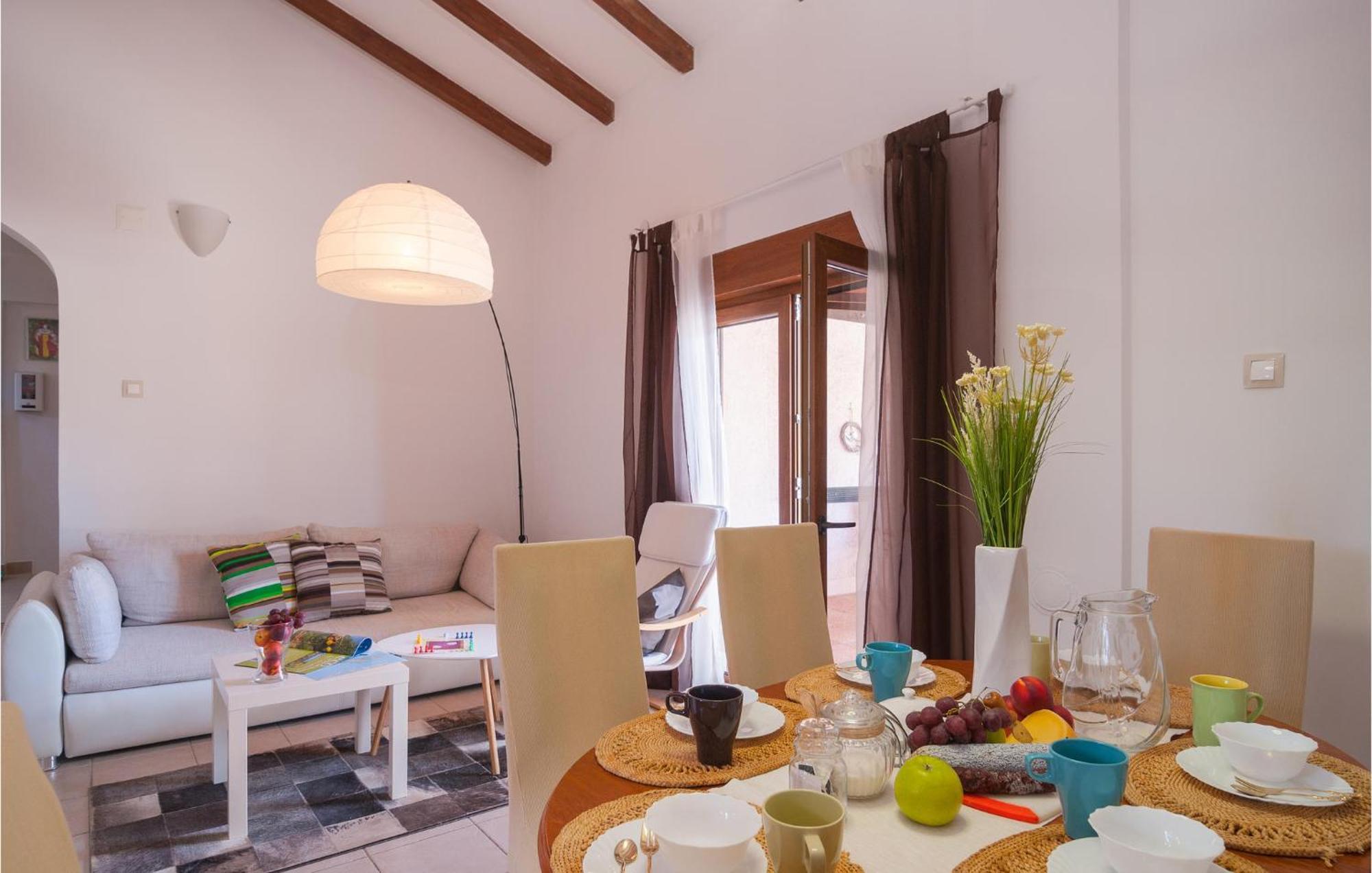 Cozy Home In Mudri Dolac With Kitchen Basina ภายนอก รูปภาพ