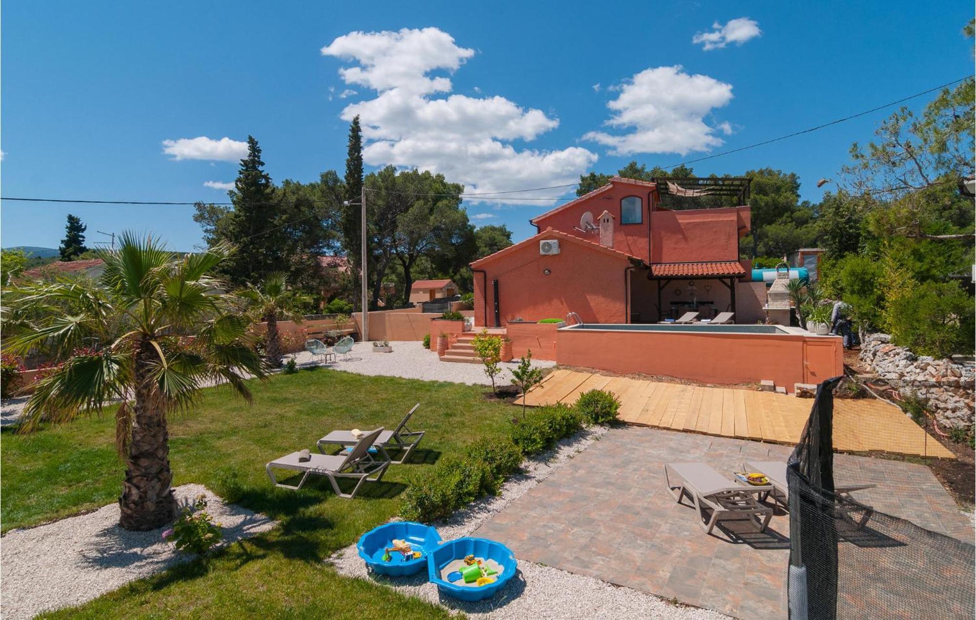 Cozy Home In Mudri Dolac With Kitchen Basina ภายนอก รูปภาพ